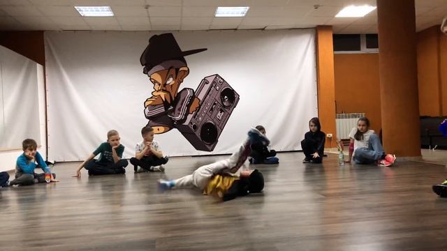 Артём vs Савелий смотреть онлайн