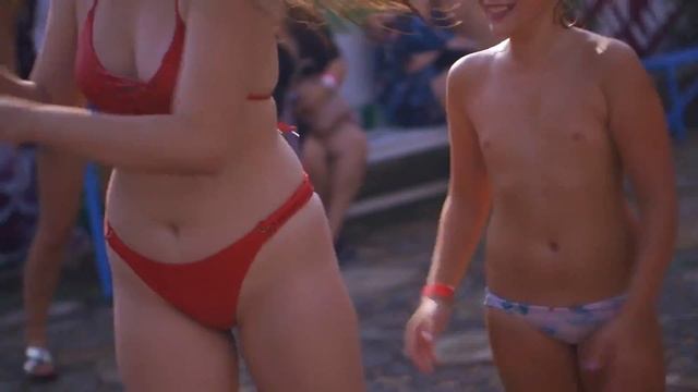 СОЧНЫЙ WEEKEND В РАЗВЛЕКАТЕЛЬНОМ КОМПЛЕКСЕ «СОК» Макеевка смотреть онлайн