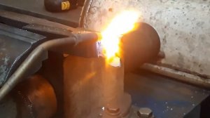 Сделал самодельный усиленный отрезной резец из хлама. больше не буду покупать отрезные резцы.