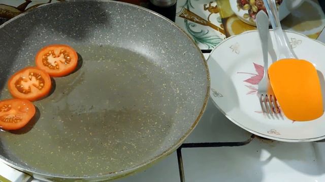 Пышные оладьи и омлет: простые рецепты