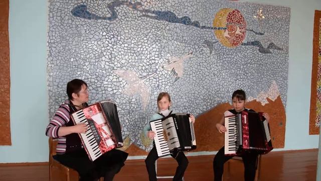 "На танцующих утят" ансамбль ОНИ, Кидыш ДШИ №3. смотреть онлайн