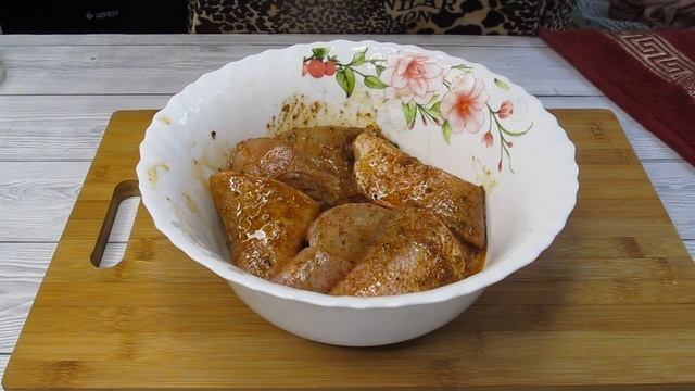 Не жарю, не варю рыбу, потому что вот так полезнее. А уж вкусная, слов нет! Ещё и сразу с гарниром! смотреть онлайн