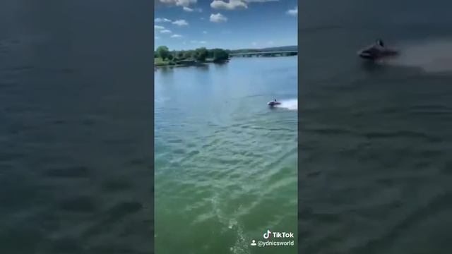 Maravillado con el Jetski смотреть онлайн