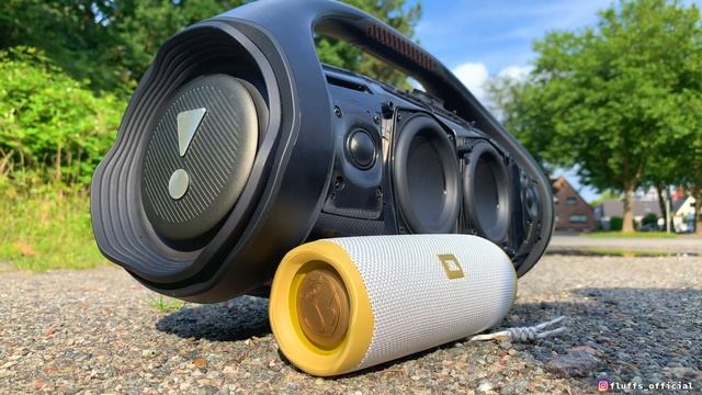 BROKEN JBL BOOMBOX 2 VS. JBL FLIP 5 BASS TEST (100% VOL.) смотреть онлайн