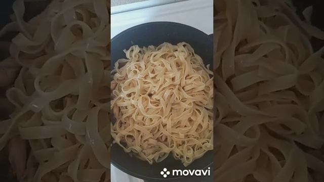 фетучини с курицей и грибами. смотреть онлайн