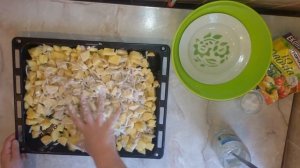 Картофель запеченный в духовке с майонезом