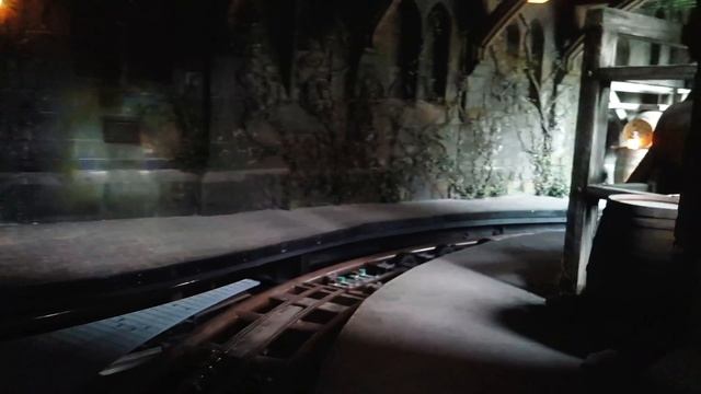 [4k] Hagrid’s Magical Creatures Motorbike Adventure - Full Experience in Front Row смотреть онлайн