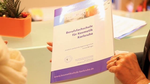 Berufsfachschule Für Kosmetik, Karlsruhe - Russian