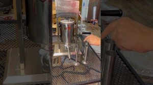 Вертикальный колбасный шприц Hakka SV-3 - 3л.