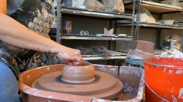 Throwing a Basic Cylinder- Some Do's and Don'ts смотреть онлайн