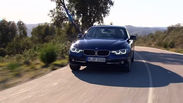 BMW 340i Sedan Sport Line -- Driving смотреть онлайн