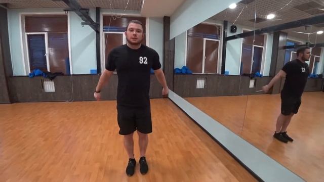 КАК ДЕЛАТЬ ВЫПАДЫ ПРАВИЛЬНО. ВЫПАДЫ С ГАНТЕЛЯМИ. ДМИТРИЙ МОРОЗОВ. смотреть онлайн