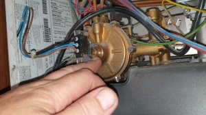 Baxi Eco 240 греет батареи в летнем режиме.