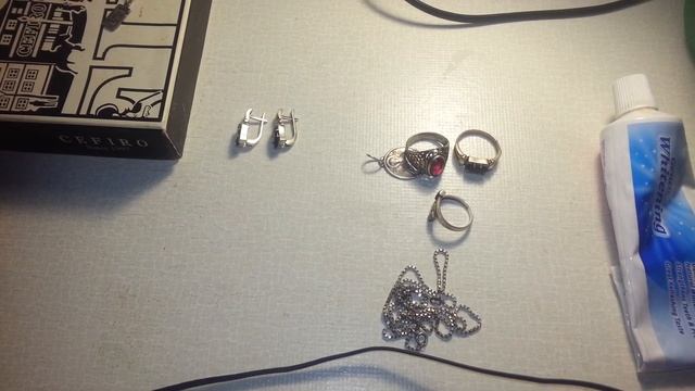 Как быстро очистить серебряные изделия. смотреть онлайн