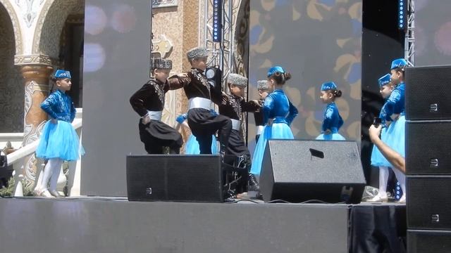 Симферополь Акмесджит 2021 Выступление детского крымско- татарского коллектива. смотреть онлайн