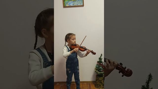 Камила.Первый зачёт по скрипке