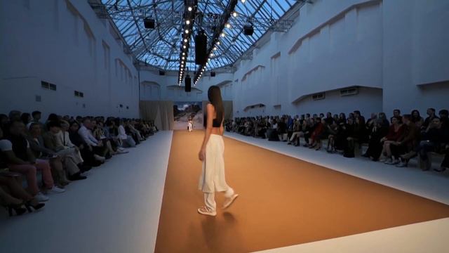 DLT FASHION SHOW SS23