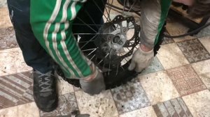 Замена подшипников колёс на питбайке, Замена Резины ч.3