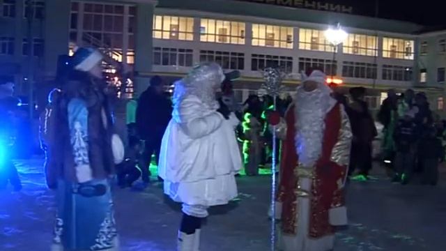 Ледовый городок в поселке Ленинский. смотреть онлайн