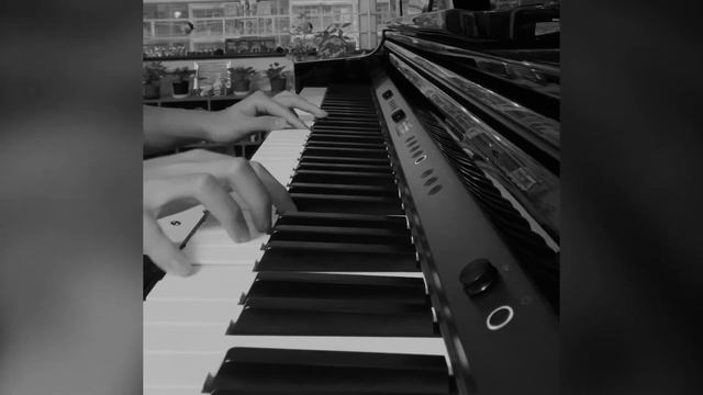 Merry Go Round of life - (Piano cover) смотреть онлайн