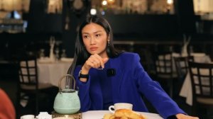 GOSSIP GӨӨӨRL: Бритни! Ким! Louis Vuitton! (с Юлей Сапарниязовой)