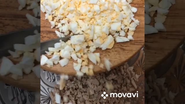 Насыщенный салат из кальмаров с яйцом! смотреть онлайн