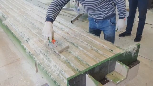 Напыление полиэфирной смолы. Запуск установки 16R003 смотреть онлайн