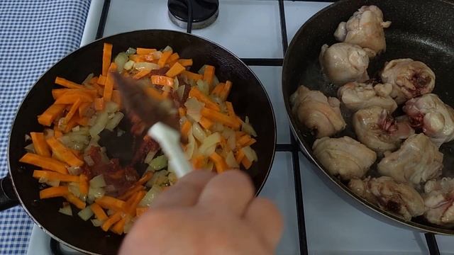 Плов из курицы с томатной пастой, так готовили во всех Советских столовых. смотреть онлайн