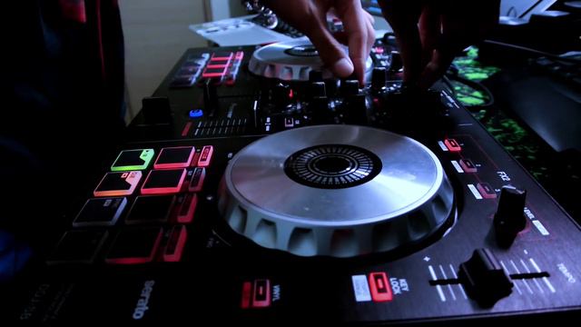 New Electro & Bounce 2015 Summer Mix (DJ Crepuscular) смотреть онлайн
