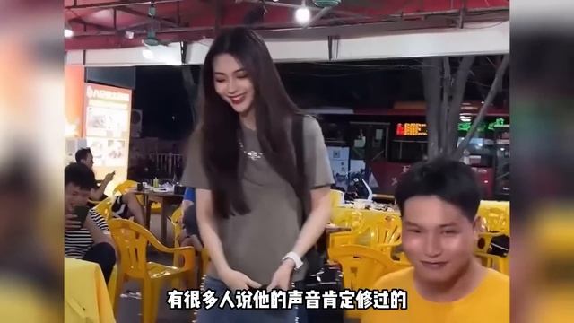中国网红 金钰晨：人美歌甜颜值高的的街头女歌手，网友：最美气质女神 朋友们孤单寂寞么 来一起感受人生的快乐 you do you can 人生有很多面 今天你是哪一面 смотреть онлайн