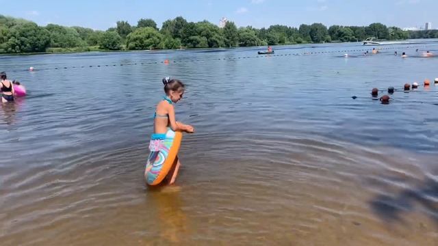 СЕРЕБРЯНЫЙ БОР, БЕРЕГ МОСКВЫ-РЕКИ/ГДЕ КУПАТЬСЯ И ЗАГОРАТЬ В МОСКВЕ БЕСПЛАТНО? смотреть онлайн