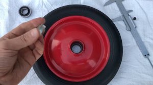 Колесо тележки на литой резине с подшипником скольжения