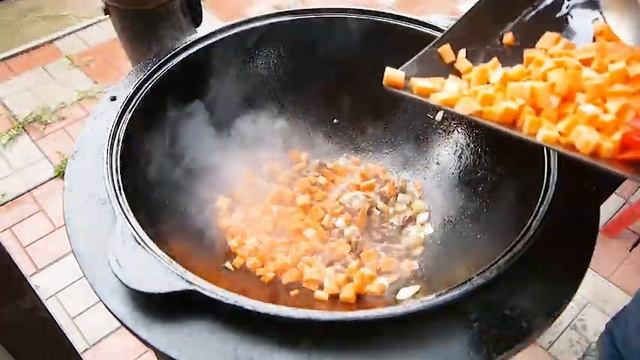 УЗБЕКСКИЙ жареный суп в КАЗАНЕ. МАШХУРДА. смотреть онлайн