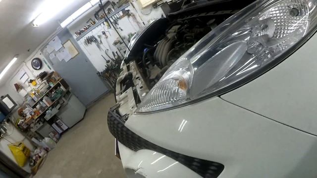 Ниссан Жук - как снять передний бампер. смотреть онлайн