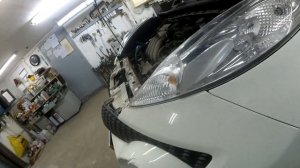 Ниссан Жук - как снять передний бампер.