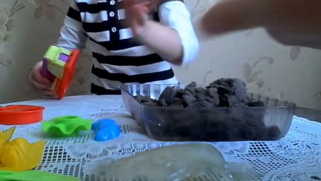 играем с кинетическим песком.