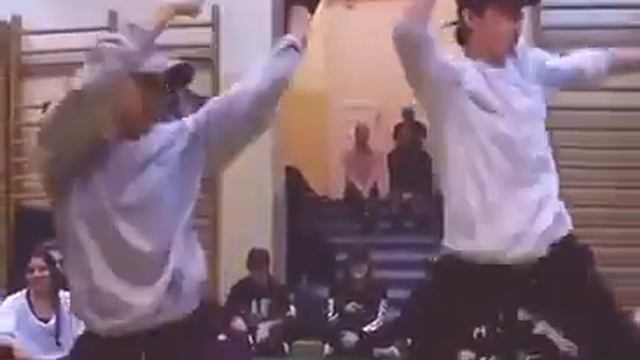 "Mek It Bunx" by Mate Palinkas ft. Lilla Radoci смотреть онлайн