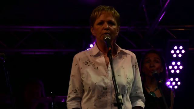 Hanka Mladá - Půl a půl смотреть онлайн