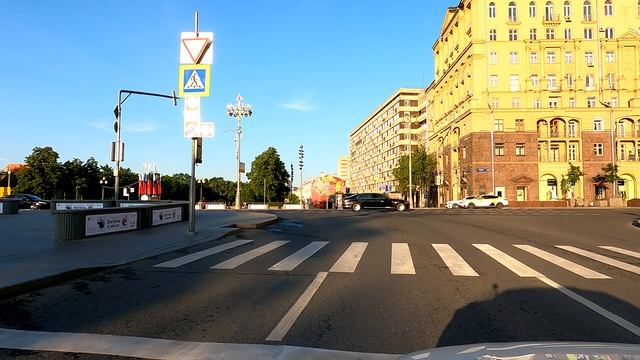 От проспекта Академика Сахарова до улицы Серафимовича. На машине по улицам Москвы. Звуки города. смотреть онлайн