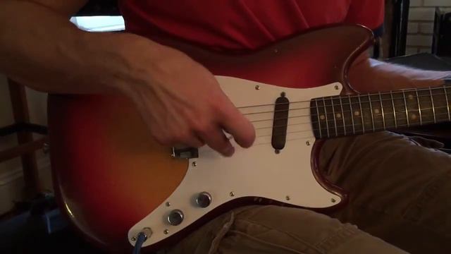 1962 Fender Music Master смотреть онлайн