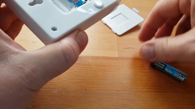 Světlo,svítilna Qiim HT 245e s COB 3W led na 4x baterie AAA смотреть онлайн