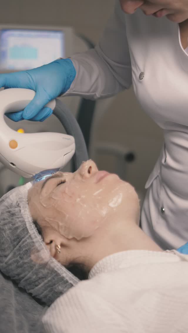 Фототерапия кожи лица после акне на аппарате Lumenis М22 смотреть онлайн