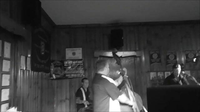 "Girl, You'll Be A Woman Soon" covered by Jem Crossland & the Hypertonics смотреть онлайн