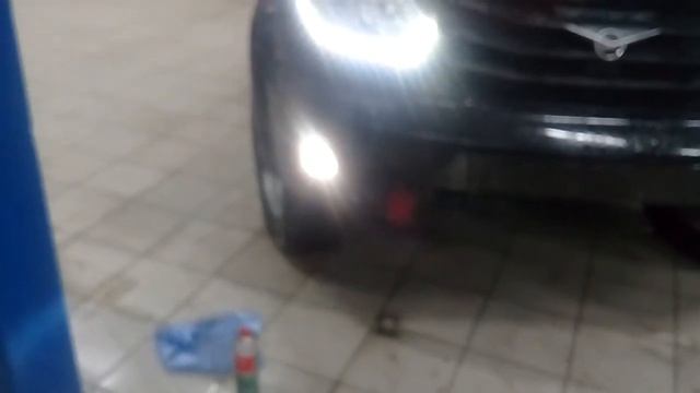 УАЗ Патриот (UAZ Patriot) 2016 года замена ламп в Противотуманных фарах(ПТФ)