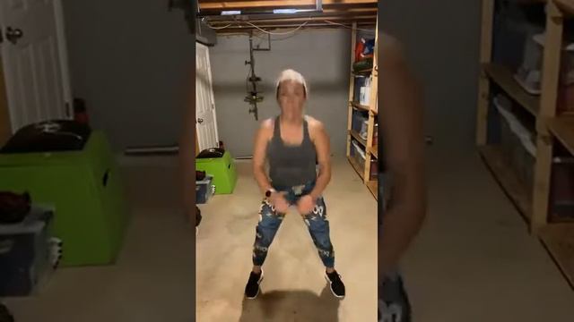 Kickboxing w/ Tracy смотреть онлайн