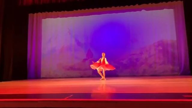 А. Хачатурян, вариация Нунэ из балета "Гаянэ".Хор-я Нины Анисимовой. Исполняет Полина Маскина,10 ле смотреть онлайн