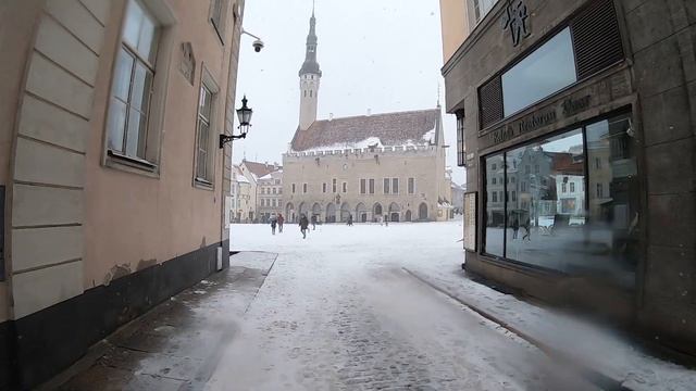 Tallinn, Estonia, Town Hall Square, March 2019. Таллин, Ратушная площадь смотреть онлайн