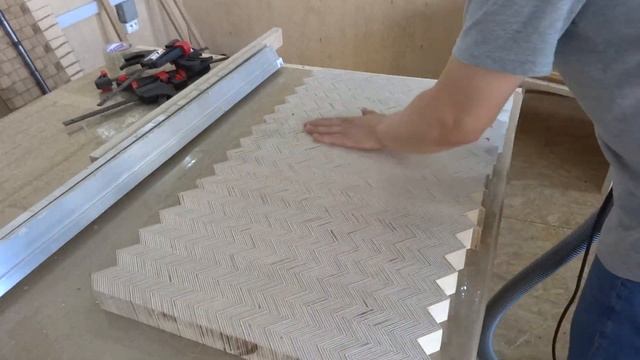 Журнальный стол со столешницей из наборной фанеры смотреть онлайн