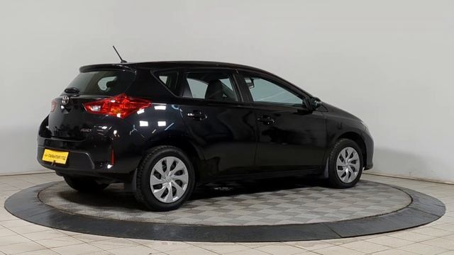 Toyota Auris смотреть онлайн