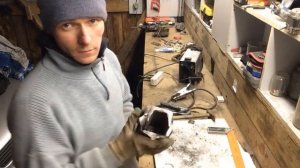 Крутые самодельные тиски для мастерской своими руками! Бесплатные слесарные тиски из куска рельсы!